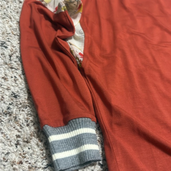 Floral Sleeve Rust Top -XS - Picture 3 of 6